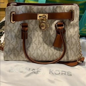 Michael Kors Hamilton Vanilla satchel purse.